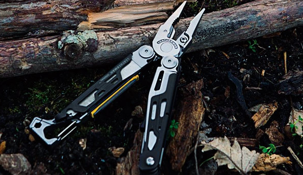 Мультитул Leatherman Signal