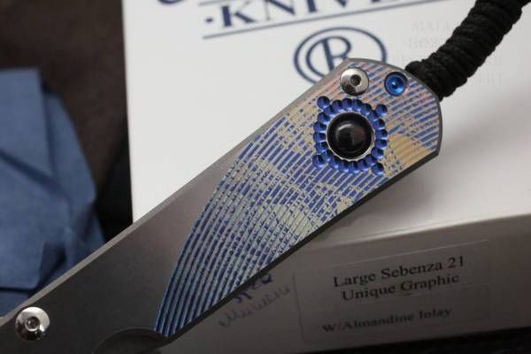 Нож складной Chris Reeve Large Sebenza 21 Almandine Cabochon, сталь CPM-S35VN, рукоять титан