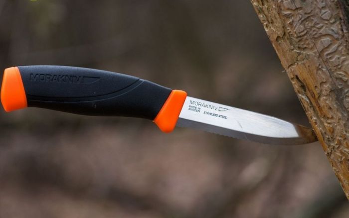 Нож с фиксированным лезвием Morakniv Companion F серрейтор, сталь Sandvik 12С27, рукоять резина/пластик