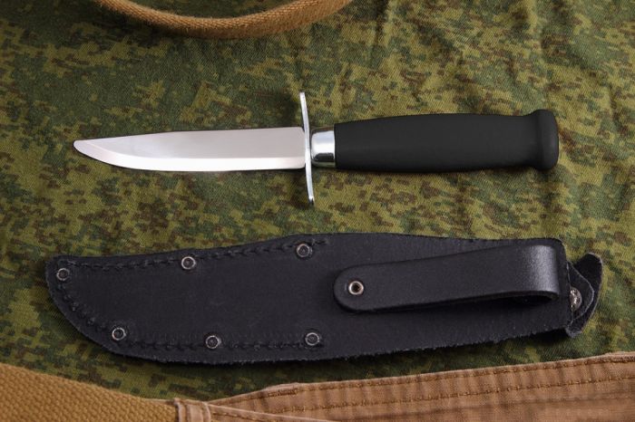 Нож с фиксированным лезвием Morakniv Scout 39 Safe Black, сталь Sandvik 12C27, рукоять береза, черный