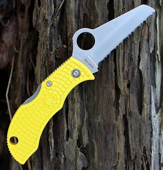 Нож складной ManBug Salt Lightweight Spyderco MYLS, сталь H1 Satin Serrated, рукоять термопластик FRN, жёлтый